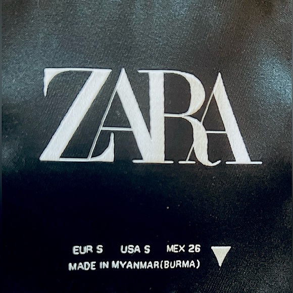 ZARA - NWOT- Faux Leather Cropped Puffer Vest *Discontinued* - Released for Sale - Picture 6 of 9